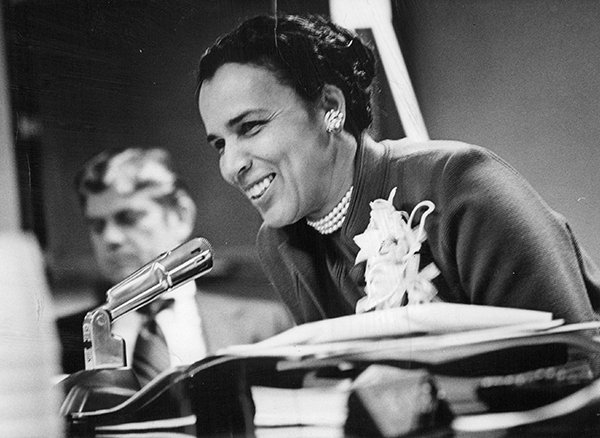 La activista de Denver Rachel Noel sonriendo.